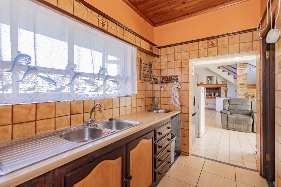 4 Bedroom Property for Sale in Avondale Western Cape